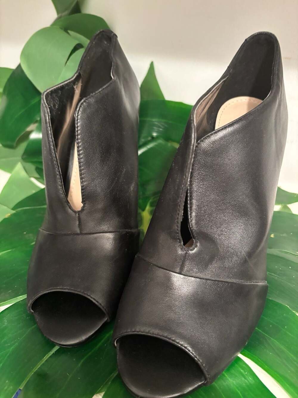 Nine West Artissa Black Leather Peep Toe Stiletto Heel Booties
